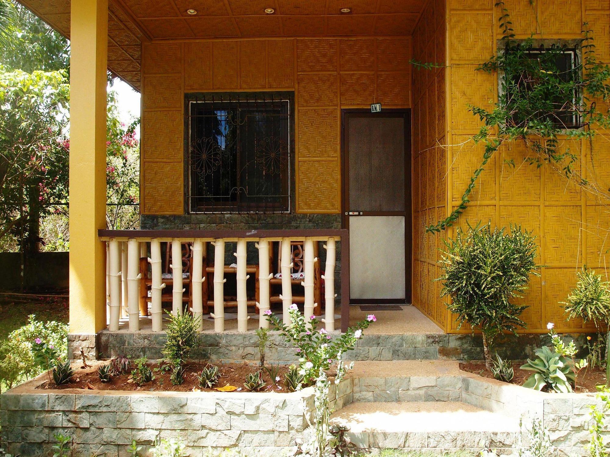 Reddoorz Premium @ Flower Beach Anda Анда Екстериор снимка